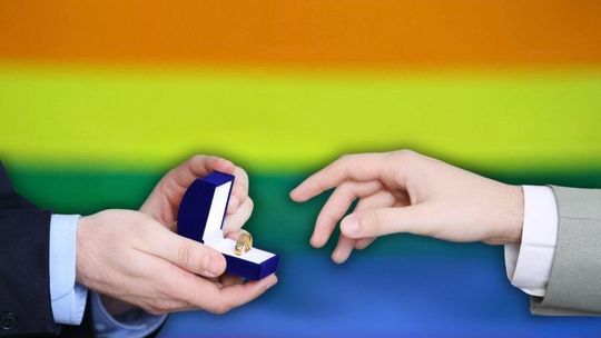 Symboliczny gest czy realna zmiana? Polskie państwo zaczyna dostrzegać rodziny zawarte za granicą