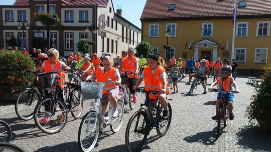 Pomknęło przez las 142 rowerzystów