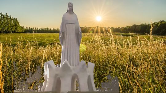 Najwyższa w Europie figura Matki Bożej. Kto stoi za budową monumentu z tarasem widokowym w Konotopiu