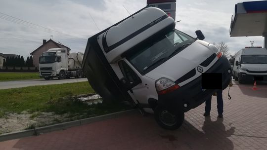 Pomyślał, że ukradli mu auto. Sam tak „zaparkował”