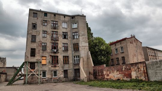 Mieszkamy w starych mieszkaniach. Niektórzy nie mają dostępu do toalety w lokalu