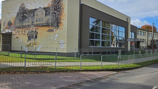 Ponad 80 lat historii i nowy rozdział. Szkoła Podstawowa w Krzywinie zyska patrona!