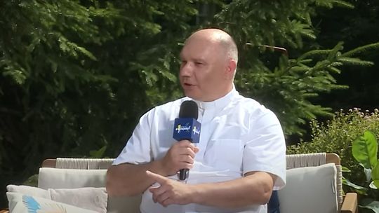 Prawie milion płaciły Lasy Państwowe księdzu myśliwemu. Kapelani w polskich służbach i urzędach