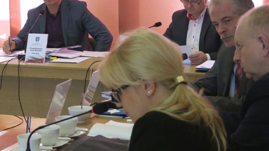 Ponownie zmienią budżet i prognozę finansową