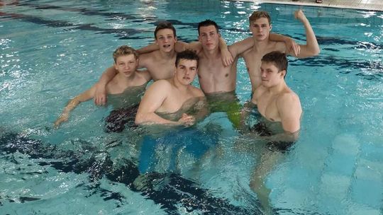 Popłynęli blisko podium