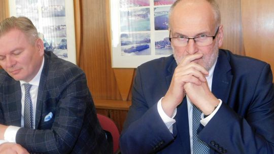 Populizm burmistrza Sawaryna o bezpłatnych autobusach ujawniony na sesji Populizm burmistrza Sawaryna o bezpłatnych autobusach ujawniony na sesji