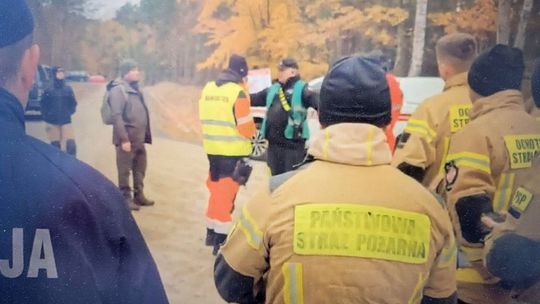 Poszukiwania zaginionego myśliwego w lesie