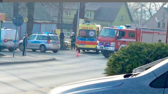 Potrącenie rowerzysty na skrzyżowaniu. Służby w pełnej gotowości
