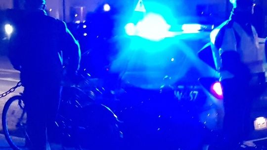 Potrącił pieszego z rowerem. Ranny w ciężkim stanie przetransportowany do szpitala