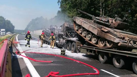 Pożar lawet z czołgami niedaleko Kołbaskowa