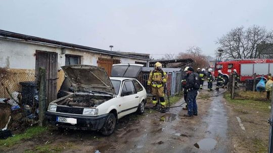 Pożar samochodu. Interweniowali strażacy