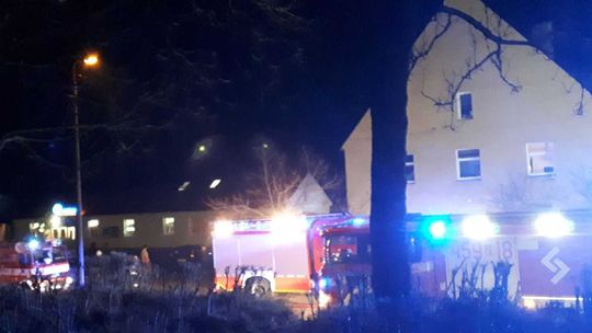 Pożar w budynku wielorodzinnym [ZDJĘCIA]