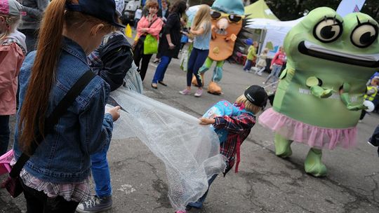 Pozyskiwanie energii z wiatru, wody, słońca - piknik