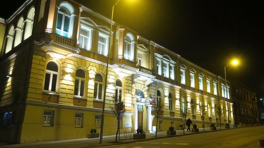 Prawie jak w Las Vegas – w nocy lśni, w dzień się sypie