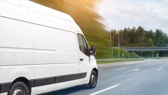 Kierowca z prawem jazdy kat. B ma więcej uprawnień? Ciekawostka związana z elektrykami