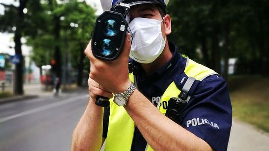 Prawo jazdy zatrzymali mu za 50+. Pędził przez miasto 112 km/h Prawo jazdy zatrzymali mu za 50+. Pędził przez miasto 112 km/h