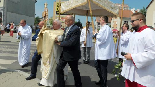 Procesja Bożego Ciała przeszła ulicami Gryfina [ZDJĘCIA]