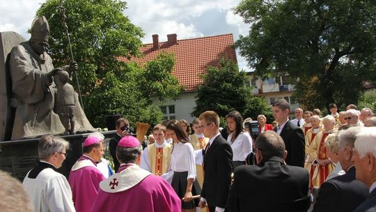 Procesja z relikwiami św. Jana Pawła II - fotorelacja