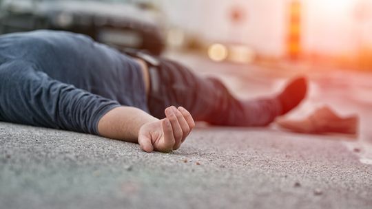 Koniec z alkoholem od rana? Nowe projekty ustaw i walka o trzeźwość w gminach