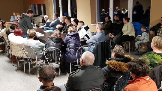 Propozycja nie do odrzucenia. Walka o szkołę trwa