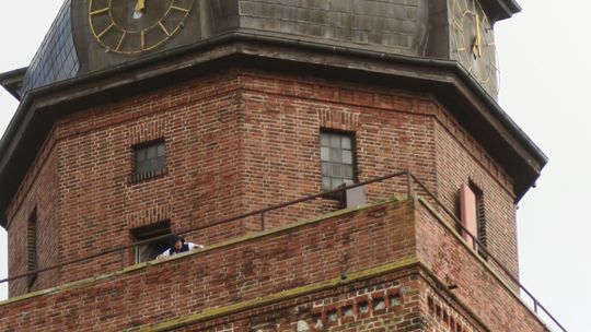 Prowizorycznie zabezpieczyli wieżę kościoła