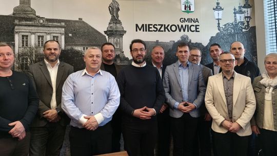 Prowokacyjna propaganda pruskiego militaryzmu? Burmistrz Tkacz ośmiesza gości - włodarzy?