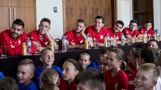  Przed meczem z Litwą dzieci zaskoczyły pytaniami reprezentację [WIDEO]