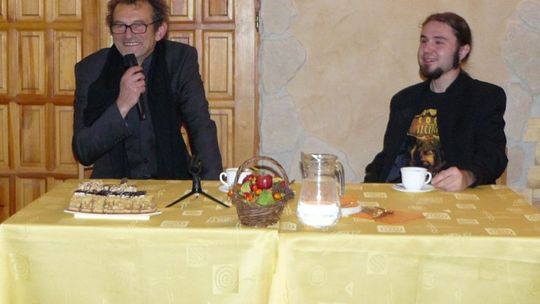 Przed nami kabaretowa uczta pełna humoru i emocji. Doborowych trzech aktorów i dobre teksty