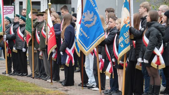 Przedstawiciele społeczności Gryfina złożyli kwiaty