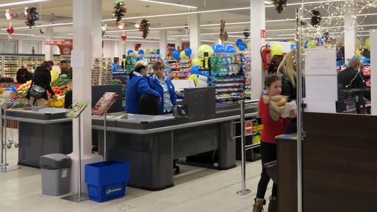 Przedświąteczne otwarcie sklepu i szampan za niecałe 5 zł