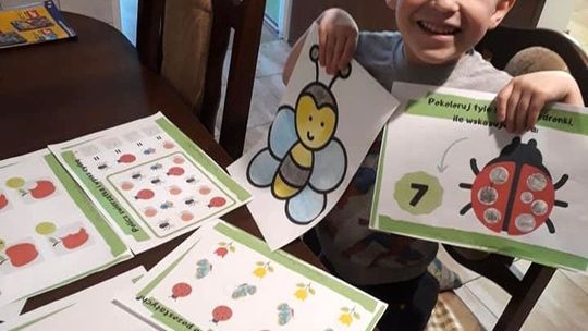 Przedszkolaki świętowały Dzień Pszczoły i Dzień Kosmosu [FOTO]