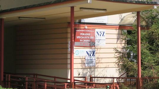 Przedtem mu nie przeszkadzało. Teraz nagle zaczęło