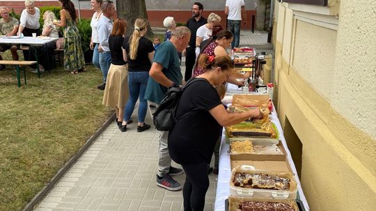 Przegrali zakład i musieli upiec ciasto dla zaprzyjaźnionej gminy [FOTO]