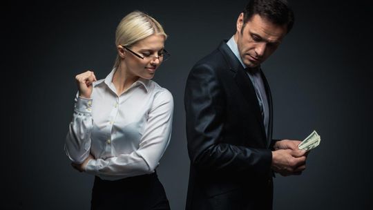 Przejrzystość wynagrodzeń – obalamy mit o jawności zarobków