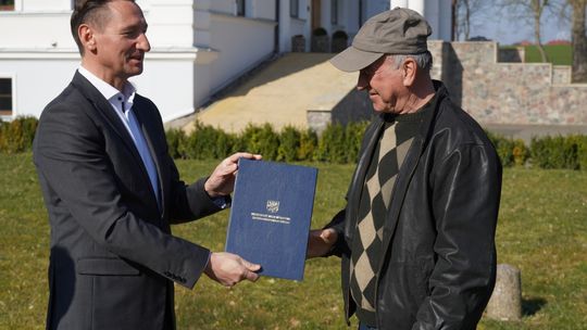 Przekazał cenne zbiory