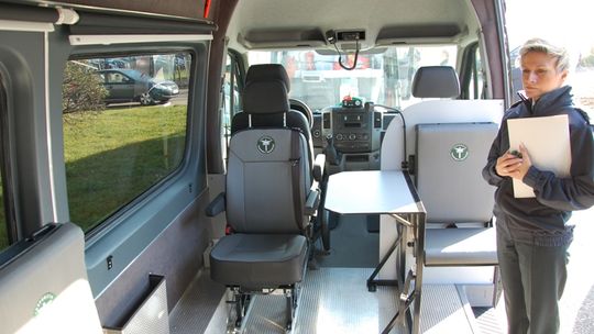 Przekazanie radiowozów naszej policji