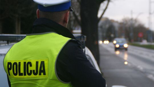 Przekroczył prędkość i tak policjanci dowiedzieli się jeszcze, że jest... poszukiwany