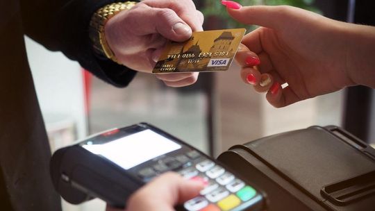 Przelew z karty kredytowej - W jaki sposób działa, czy jest opłacalny? Przelew z karty kredytowej - W jaki sposób działa, czy jest opłacalny?