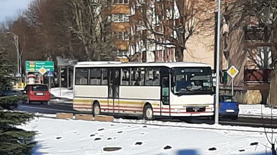 Przepełnionymi autobusami jeździmy do pracy! - skarżą się czytelnicy