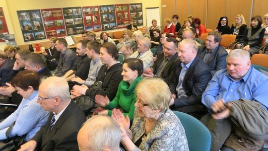 Przerzucali się jak gorącym kartoflem