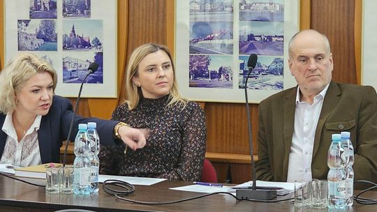 Koniec kombinowania i pisania niewyraźnie w oświadczeniach majątkowych. CBA samo sprawdzi