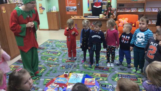 Przyjaciele Misia Uszatka z wizytą w bibliotece