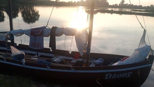 Przyjechał rowerem, a odpłynął kradzioną łodzią