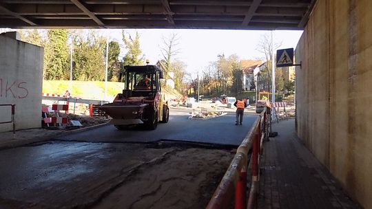 Przyspieszyli prace na rondzie FILM