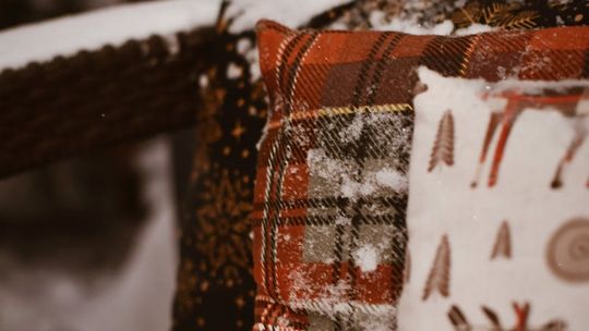 Przytulny taras zimą? Zainwestuj w te akcesoria, aby cieszyć się ciepłem nawet w lutym