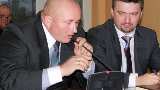 Przywiązanie do funkcji czy do wysokości diety? Radni pytają przewodniczącego o motywy jego postępowania