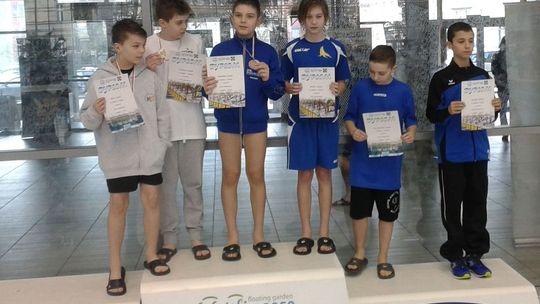 Przywieźli brąz  z pływackiego Grand Prix