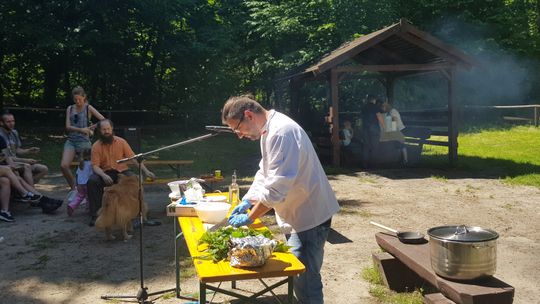 Puszcza Bukowa inspiruje - gotowanie w lesie 