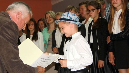 Radni docenili starania uczniów i nauczycieli