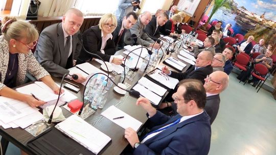 Radni obniżyli sobie diety